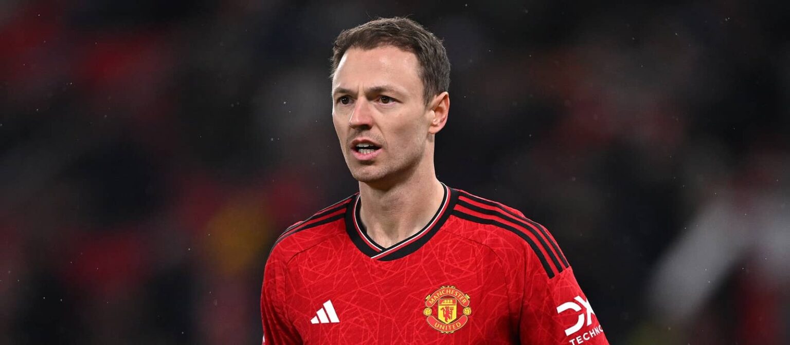 surprise-duo-pursuing-summer-deal-for-ten-hag-favourite,-united-star-not-in-amorim’s-plans-–-report
