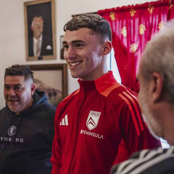 scanlon-meets-supporters’-club-in-gibraltar