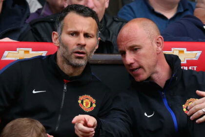 nicky-butt-and-ryan-giggs-urge-united-to-bring-back-“unbelievable”-star-ripping-it-up-at-loan-club