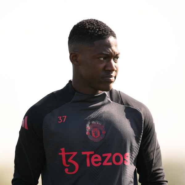 who-trained-at-carrington-before-lyon?