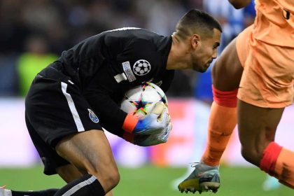 hammer-blow-to-united’s-transfer-plans-as-e75m-target-agrees-to-join-fiercest-rivals-–-report