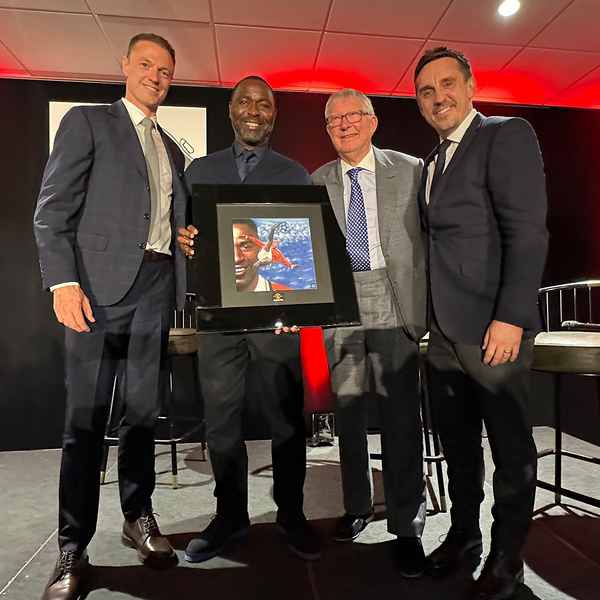 cole-honoured-at-ex-players’-dinner