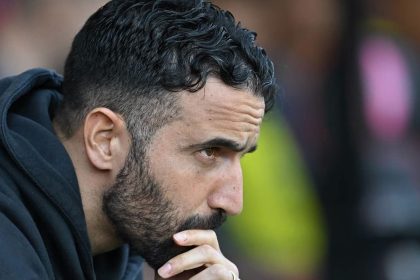 amorim-provides-crucial-injury-update-on-united-star-after-concerning-incident-vs.-bournemouth