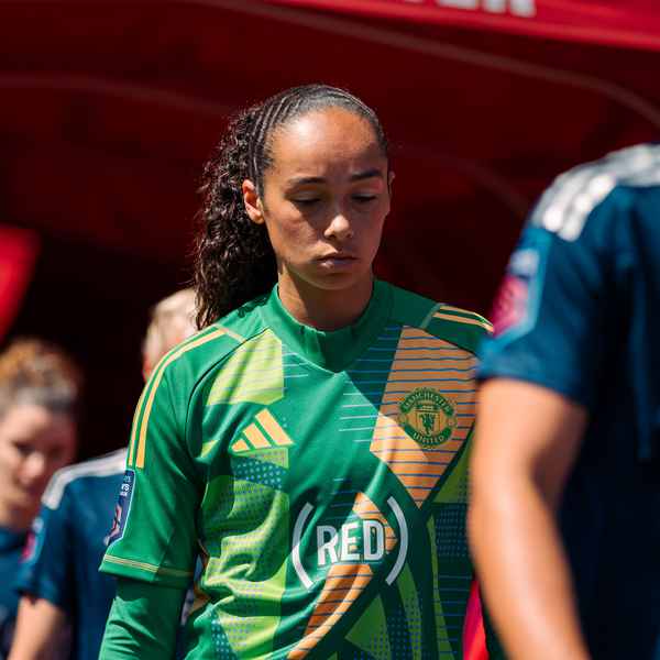 tullis-joyce-shares-2024/25-wsl-golden-glove