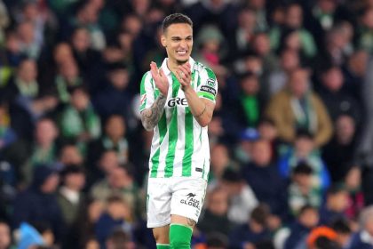 video:-united-loanee’s-red-hot-streak-continues-as-he-scores-another-stunning-goal