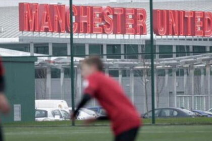united’s-bitter-rivals-in-“advanced-talks”-to-lure-highly-rated-coach-away-from-old-trafford-–-report