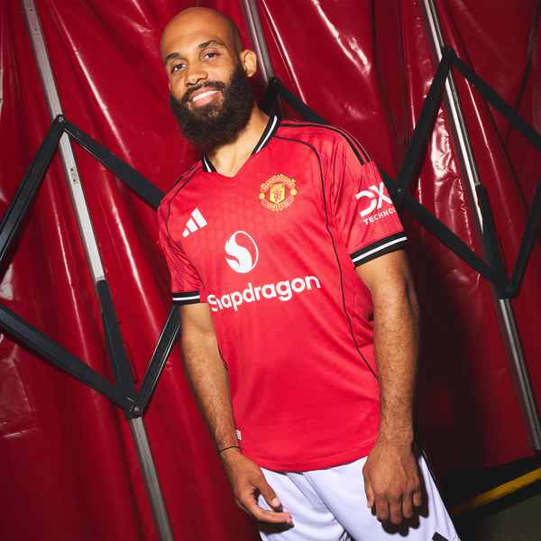 united-sign-bryan-mbeumo