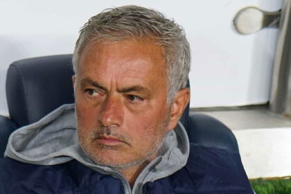 “a-lot-needs-to-change”:-ex-united-boss-jose-mourinho-fires-brutal-dig-at-ratcliffe