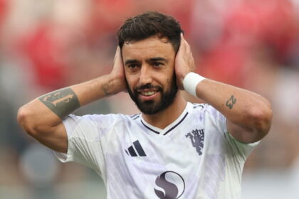 “determined-to-stay”:-club-boss-opens-up-on-failed-attempt-to-sign-united-star