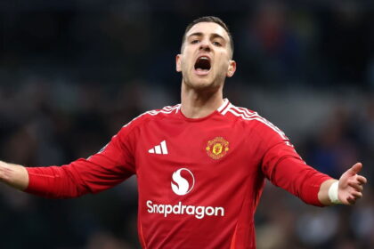 ‘ridiculous’:-old-trafford-moment-draws-mixed-reception-as-united-star-says-no-to-fan-request