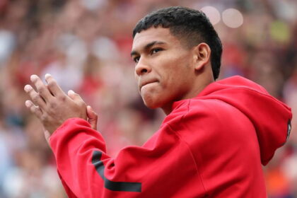 “fiercely-protective”:-united-stars-rally-around-new-signing-they-see-as-a-“little-brother”-–-report