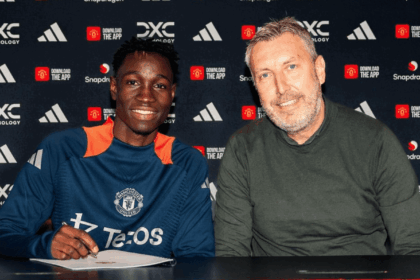 injury-to-united’s-young-midfield-star-forces-match-to-be-abandoned