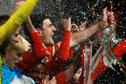 three-plotlines-to-sink-your-teeth-into-before-man-united-vs-grimsby-town
