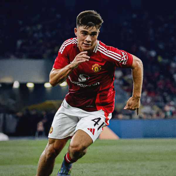 amass-joins-sheffield-wednesday-on-loan