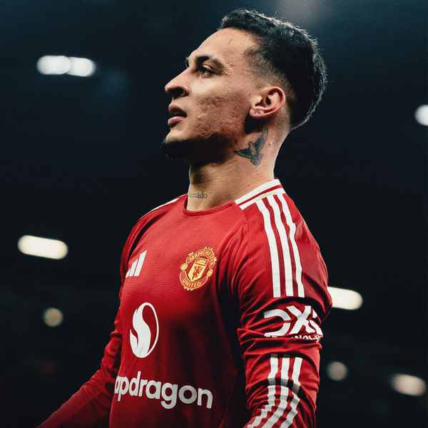antony-signs-for-real-betis