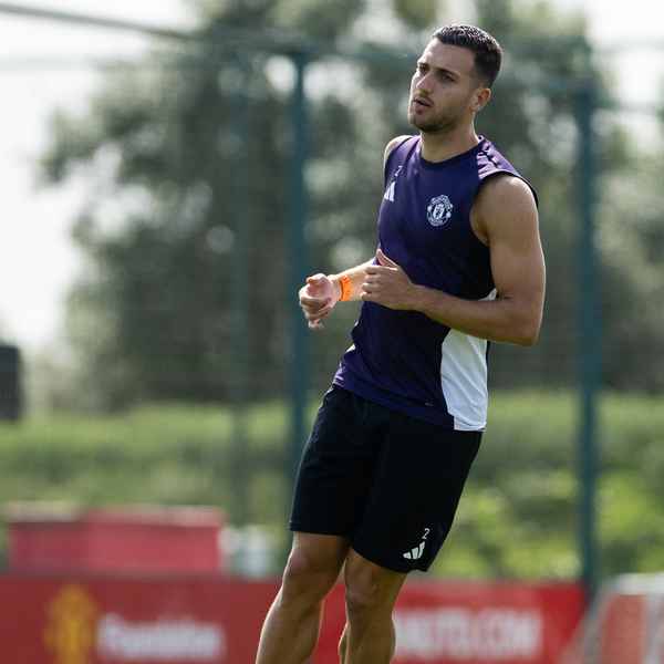 dalot-boost-ahead-of-brentford
