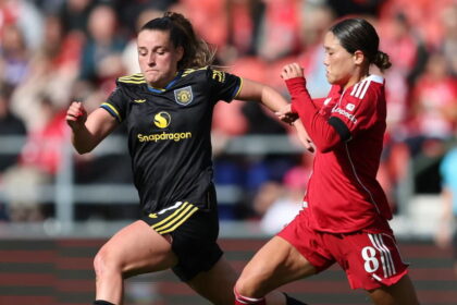 “she’s-unreal”:-united-women-star-waxes-lyrical-over-“unbelievable”-star-she-“loves-playing-with”