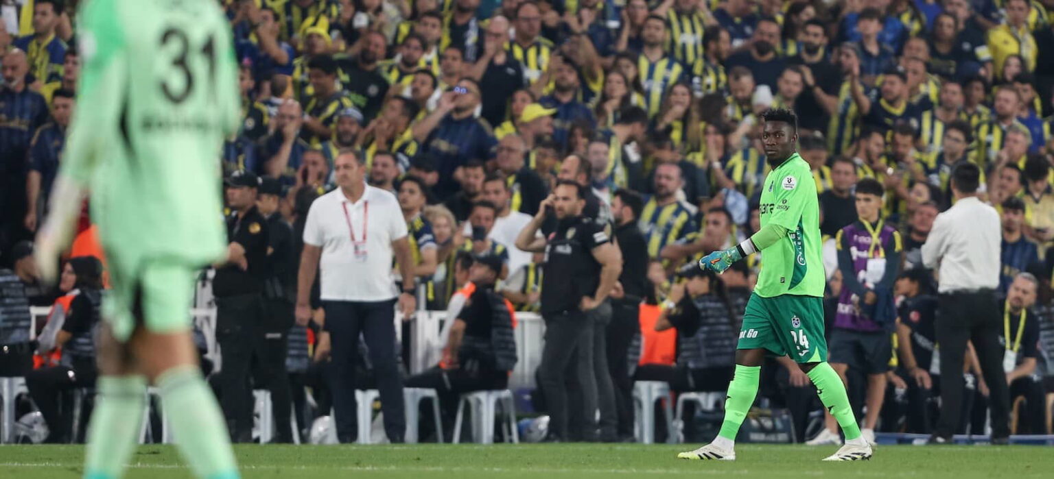 video:-3-goals-conceded,-0-saves:-united-flop-fails-to-impress-once-more-on-loan