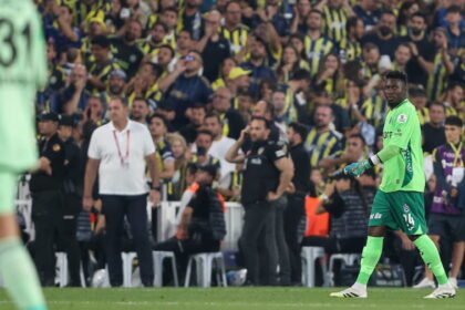 video:-3-goals-conceded,-0-saves:-united-flop-fails-to-impress-once-more-on-loan